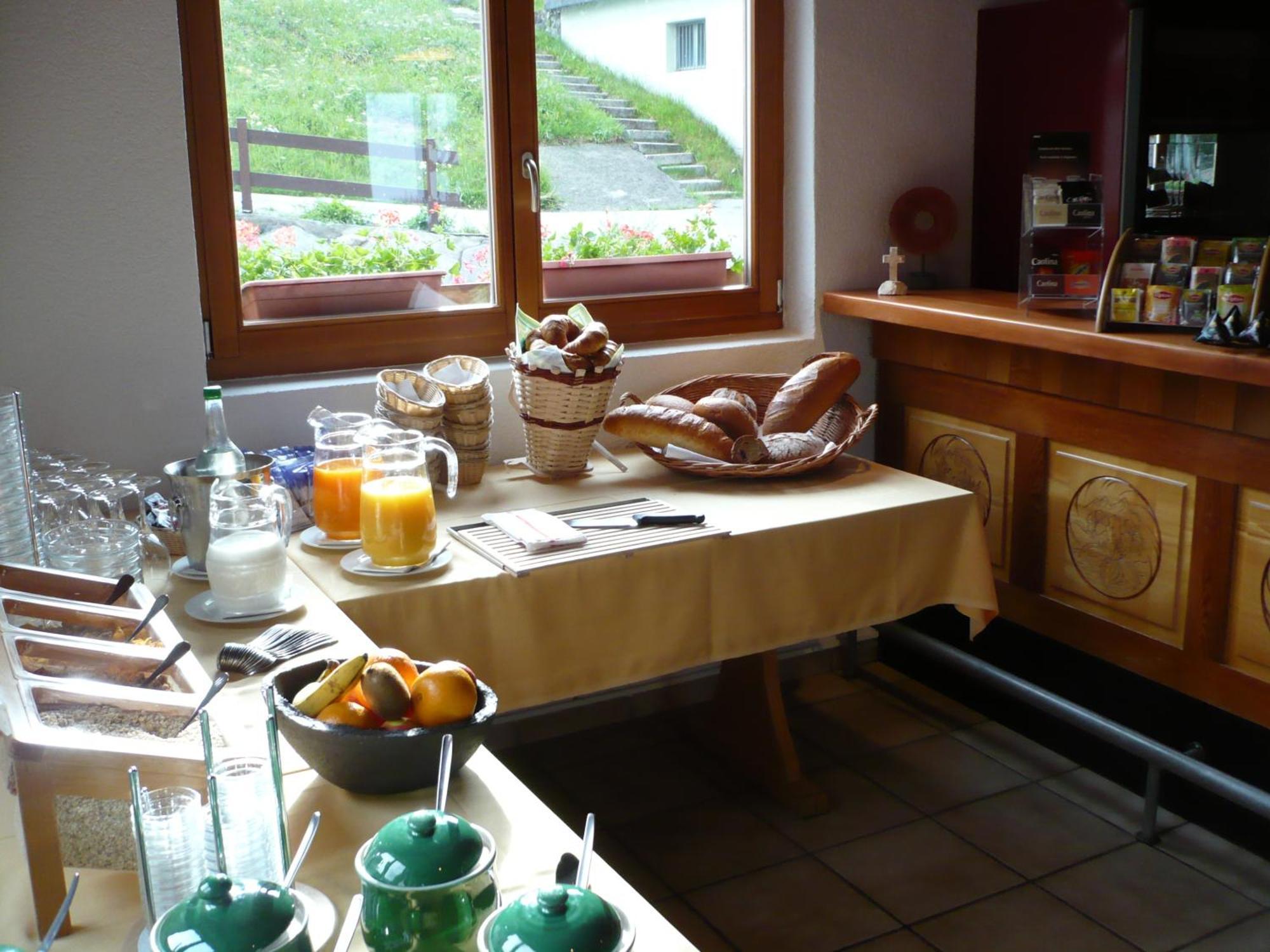 Hotel Bellwal Restaurant photo